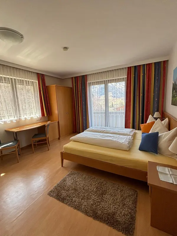 Doppelzimmer 2 mit Balkontür