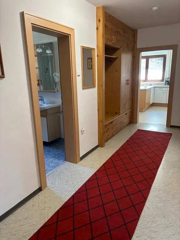 Vorraum mit Garderobe